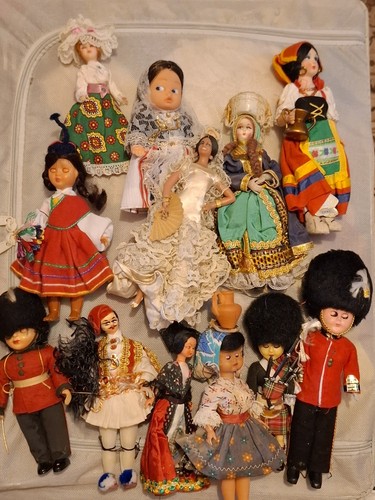 Lovely little vintage dolls - lovely,