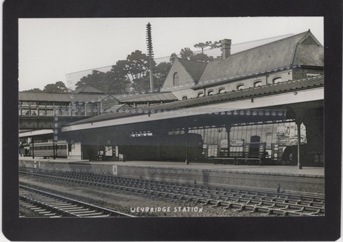 Weybridge railway station - weybridge,