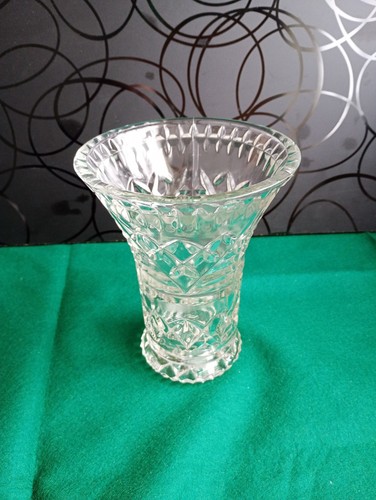 Vintage glass vase 17cm high - vintage,