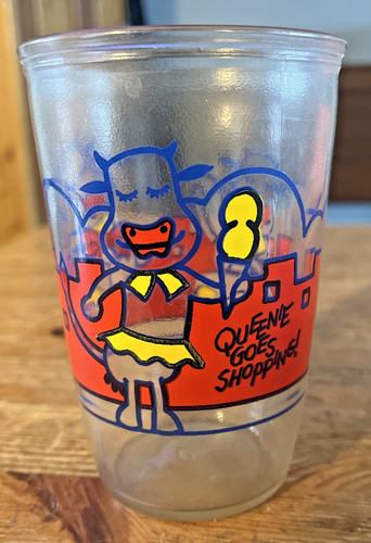 Vintage queenie goes shopping - queenie,