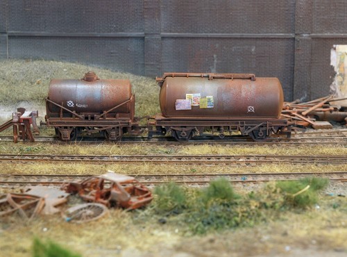 Weathered wagons gauge - weathered,