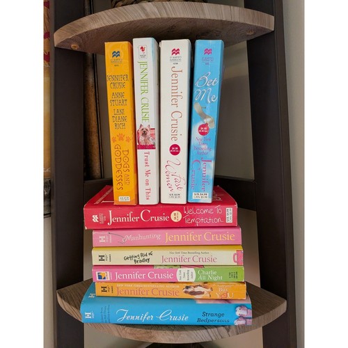 Jennifer crusie book - book, lot
