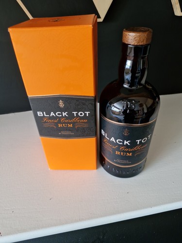 Black tot caribbean finest rum - black,
