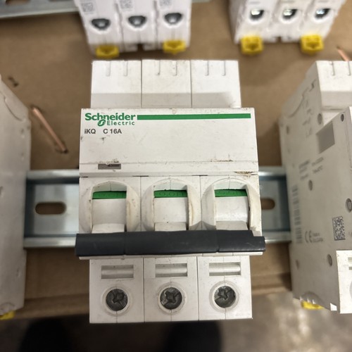 Schneider electric ikq - schneider,