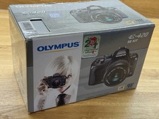 Boxed Olympus Evolt E-420 10MP Digital SLR Camera Bundle Shutter Count only 1157