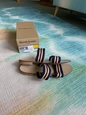 New Russell  And Bromley Flat