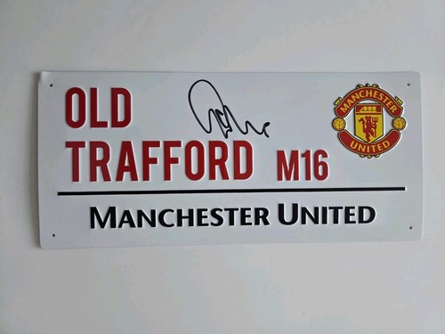Gary neville hand - gary,