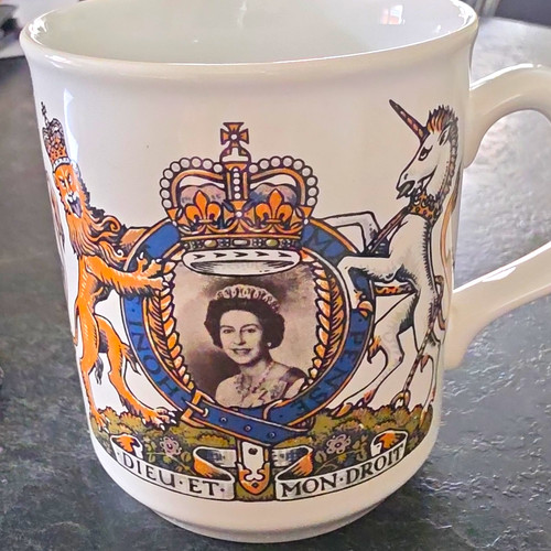 Rwl london queen - elizabeth, ii