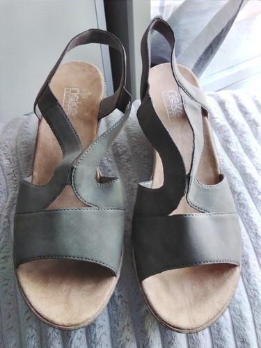 Reiker women sandals size 6 - reiker,