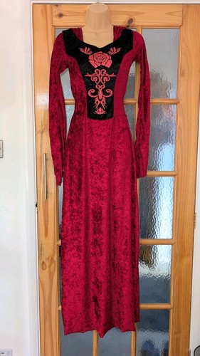 Gothic velvet vampire - gothic,
