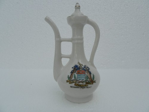 Shelley crested china 302 - crested,