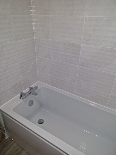 Complete bath and taps new - taps,