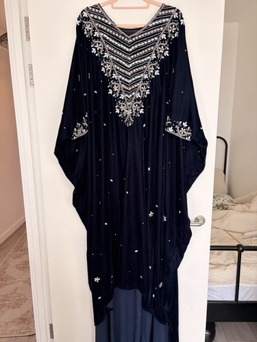 Gorgeous navy velvet