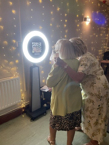 Slimline photo booth hire - photo,