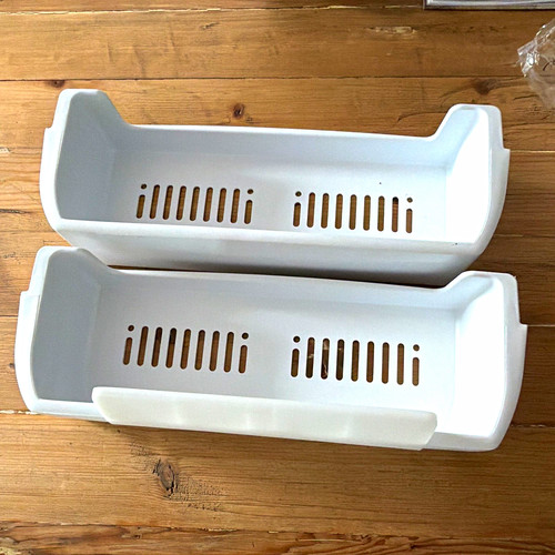 White plastic - white,