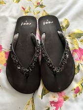Ladies New Reef Flip Flops Black Size 6