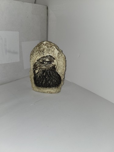 Eagle carved head - ,