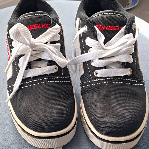Heelys skate shoes wheeled - skate,