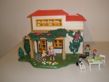 Playmobil Holiday Villa 4857, Furnished + Holiday Family, Complete.