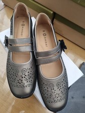 Chums easy fit adjustable touch Strap shoe UK Size 8 Colour Pewter