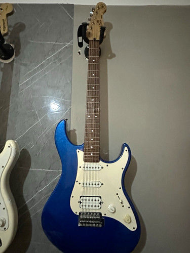 Yamaha pacifica blue solid - blue,