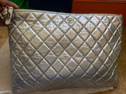 Chanel silver quilted leather - silver,