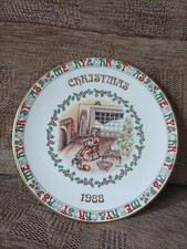 Royal Grafton - 1988 Christmas Plate - A visit from St Nicholas - Good Condition