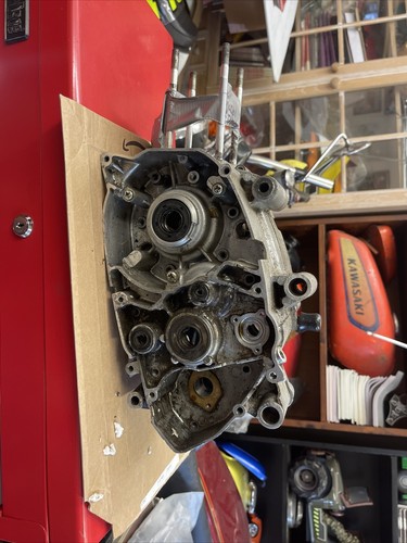 Suzuki rv90 crank case - crank,
