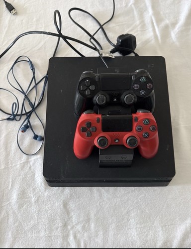 Ps4 slim 2 controllers - slim,