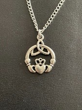 ❤️  IRISH CLADDAGH CHARM