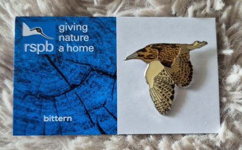 Rspb bird pin badge - bird,