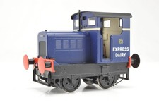 Heljan 7mm O Gauge HN9038 Ruston & Hornsby 48DS Open Cab Express Dairy Blue