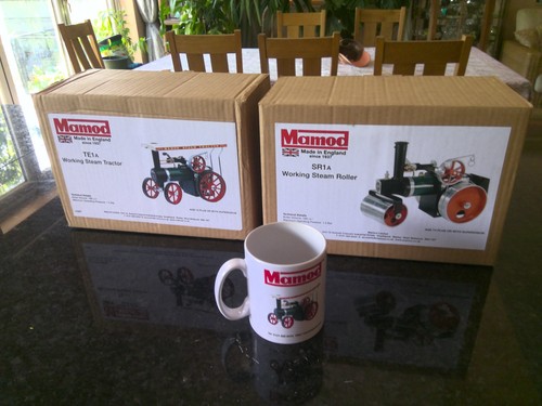 Mamod traction engine and