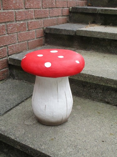 Large toadstool ornament - large,