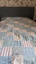 VINTAGE AMERICAN QUILT COMPANY HAND MADE KING SIZE PATCHWORK COTTAGE QUILT/THROW
