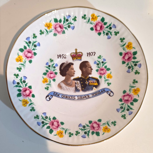 Queen silver jubilee - silver,