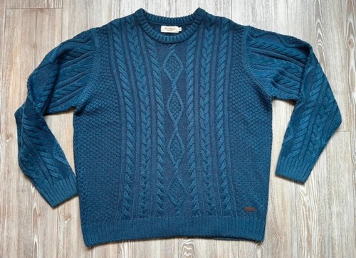 Field men blue cable - field,