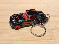 1/64 DIECAST MODEL CAR KEYCHAIN KEYRING DATSUN FAIRLADY 2000
