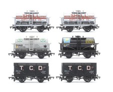 MAINLINE 'OO' GAUGE RAKE OF 6
