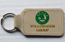 SKODA FOIL PRINTED BEIGE LEATHER ENGLISH KEYRING JDS VEHICLES KINGKERSWELL DEVON