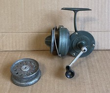 Vintage Luxor Spinning Reel
