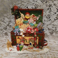 Vintage Christmas Wind Up Musical Toy Chest Box St Michael Ornament Decoration