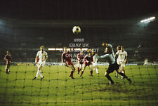 1975 PETER LORIMER GOAL EUROPEAN CUP FINAL LEEDS UNITED PHOTO UTD LUFC TROPHY