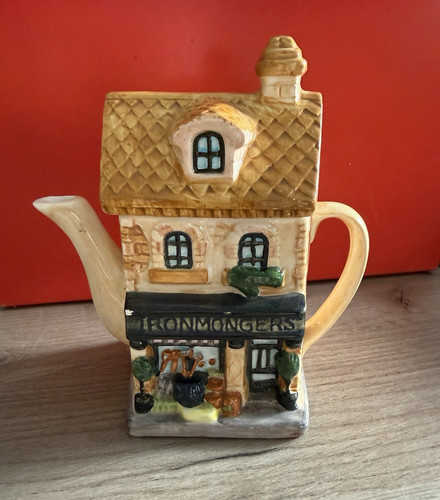 Novelty ceramic cottage - cottage, house