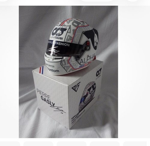 Scale helmet signed pierre - helmet,