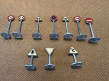 10x VINTAGE DINKY TOYS TIN