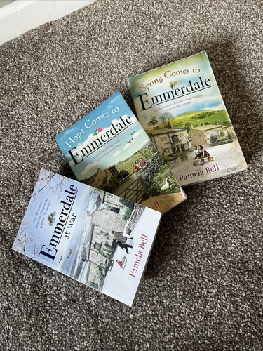 Emmerdale farm paperback book - farm,