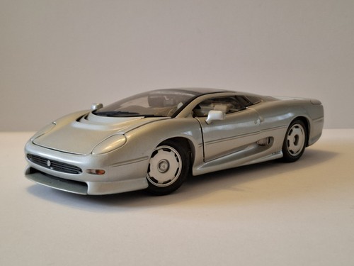 Maisto special edition - 1:18,