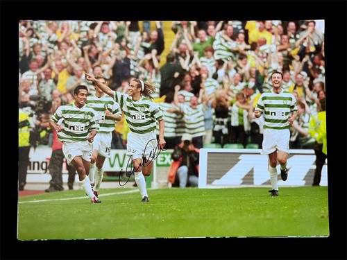 Henrik larsson hand signed - larsson,