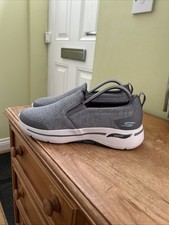 Sketchers Go Walk Ultra Go Arch Fit Slip On Size 8 Worn Once